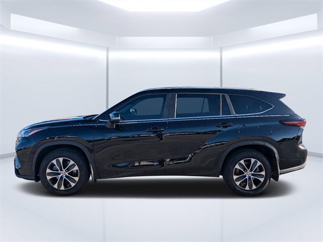 used 2024 Toyota Highlander car, priced at $38,766