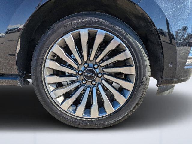 used 2019 Lincoln Navigator car, priced at $35,577