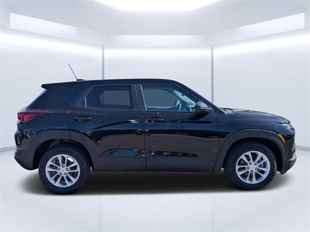 new 2025 Chevrolet TrailBlazer car, priced at $25,680