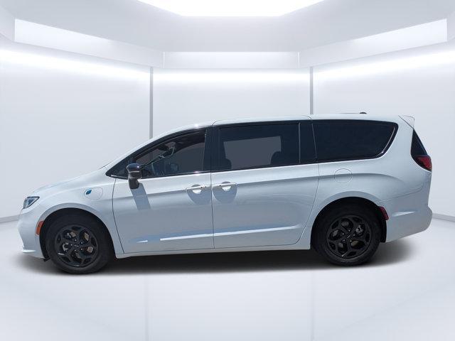 used 2023 Chrysler Pacifica Hybrid car, priced at $29,577