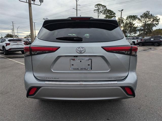 used 2020 Toyota Highlander car, priced at $29,477