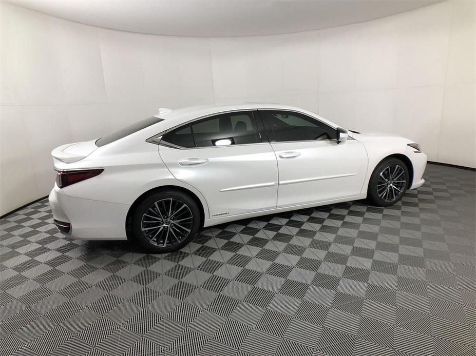 used 2022 Lexus ES 300h car, priced at $38,643