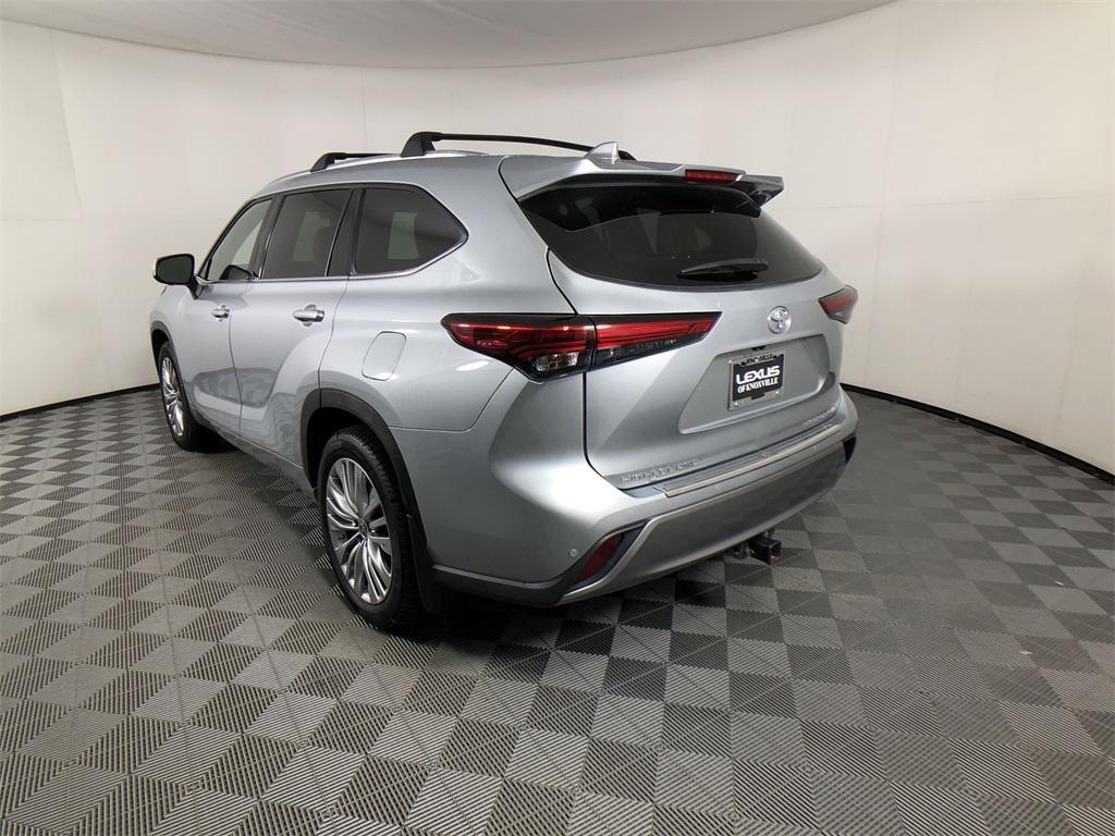 used 2023 Toyota Highlander car, priced at $43,759