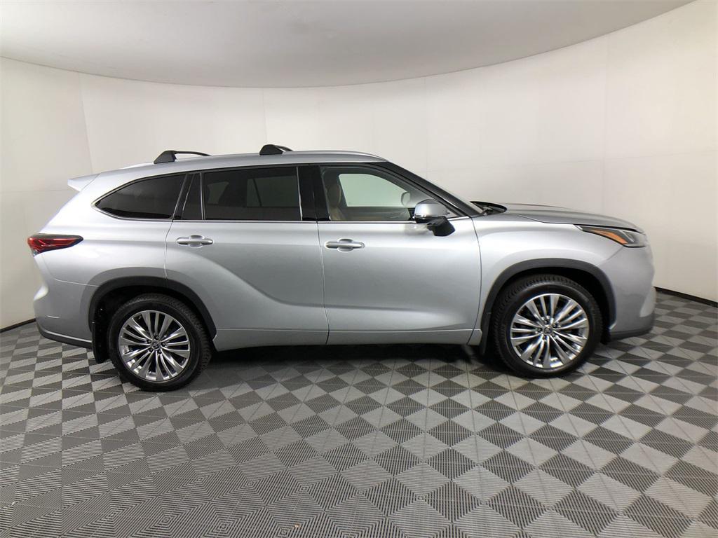 used 2023 Toyota Highlander car, priced at $43,759