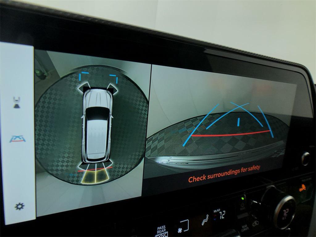 used 2023 Toyota Highlander car, priced at $43,759