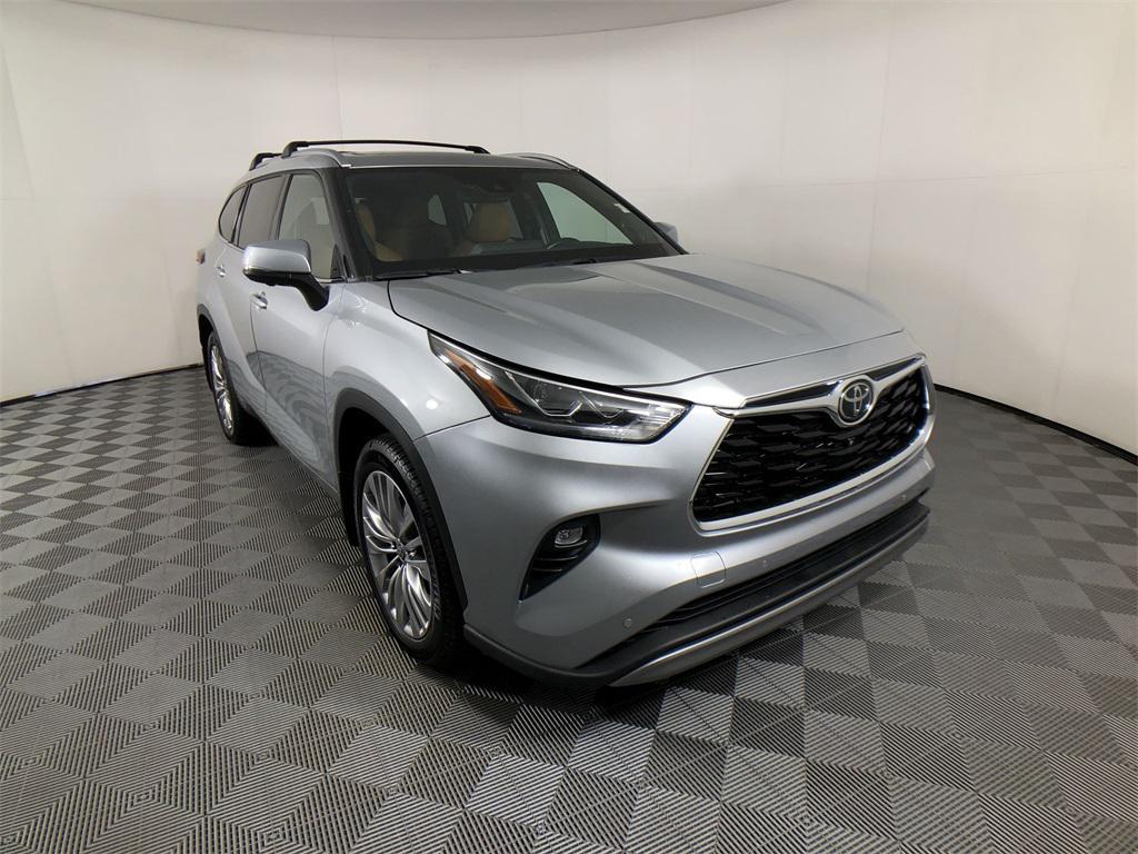 used 2023 Toyota Highlander car, priced at $43,759