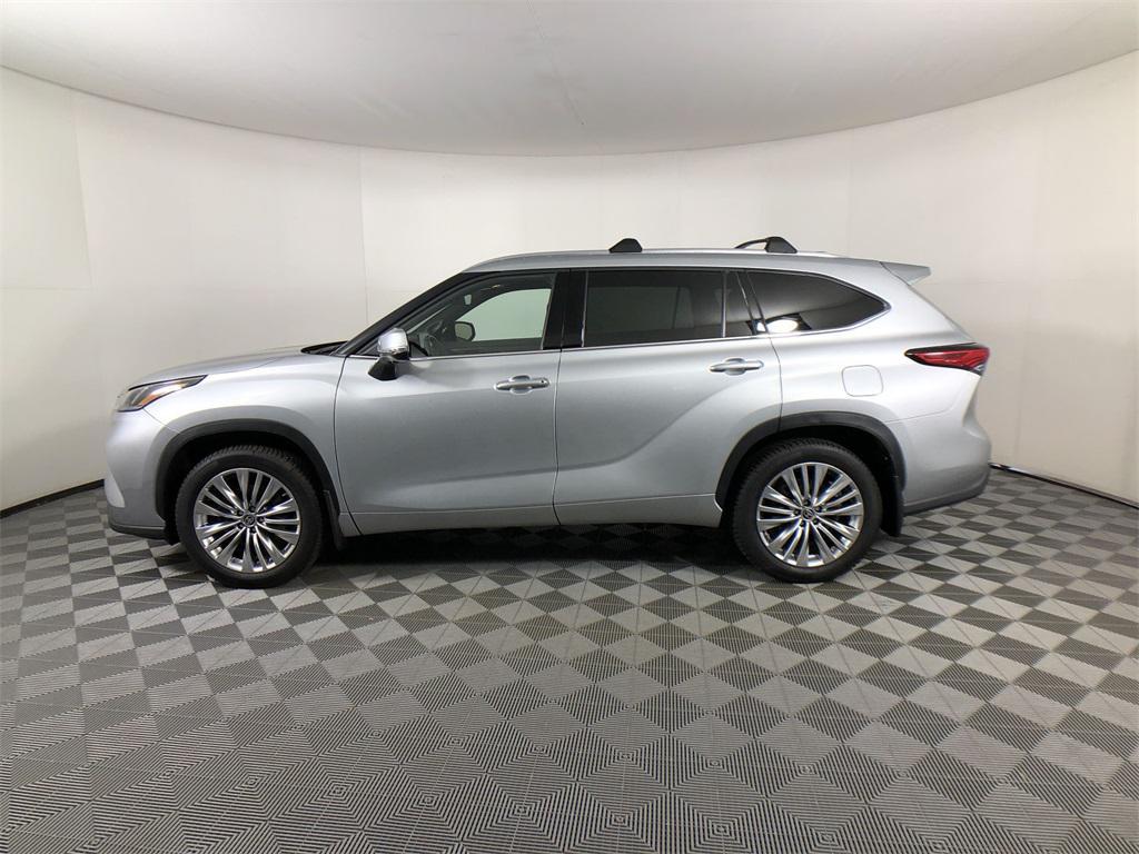 used 2023 Toyota Highlander car, priced at $43,759