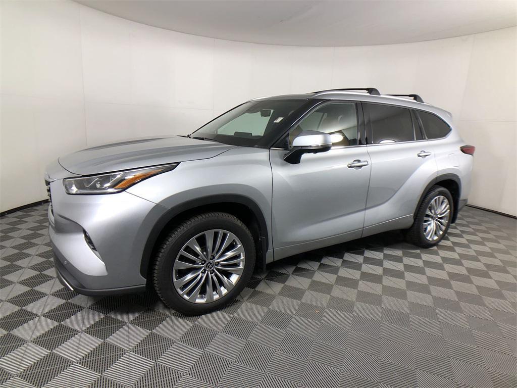 used 2023 Toyota Highlander car, priced at $43,759