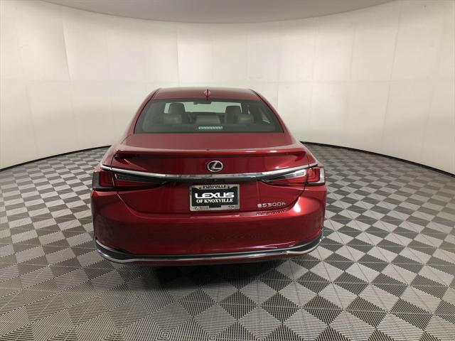 new 2025 Lexus ES 300h car, priced at $51,220