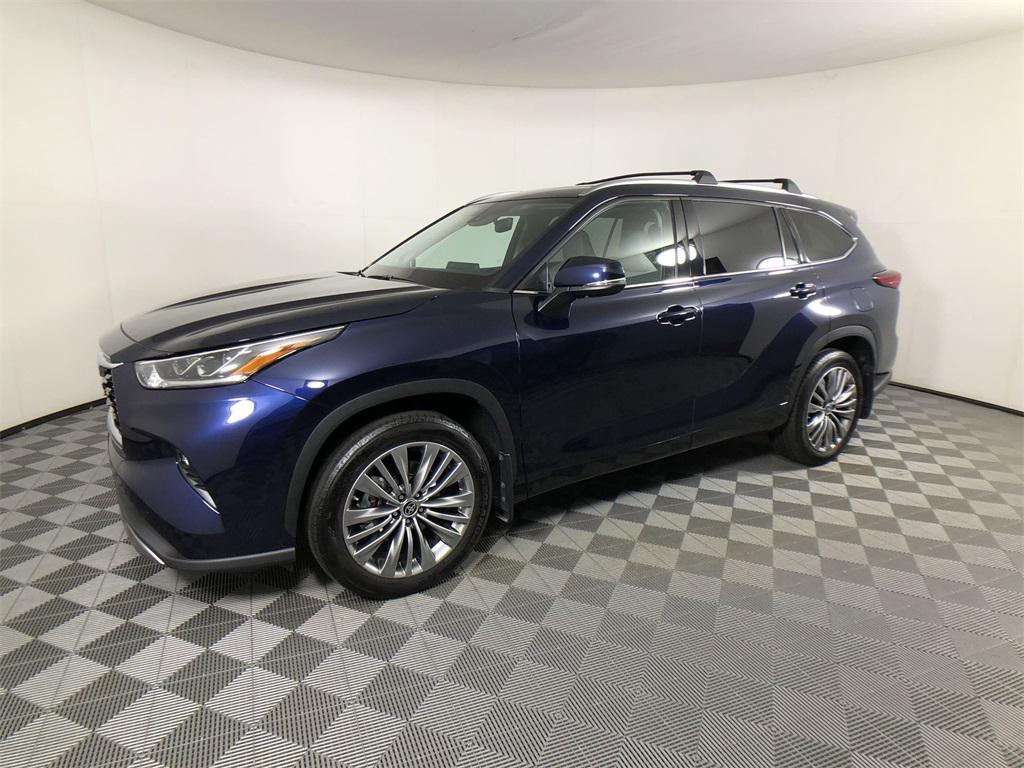 used 2021 Toyota Highlander car, priced at $38,959