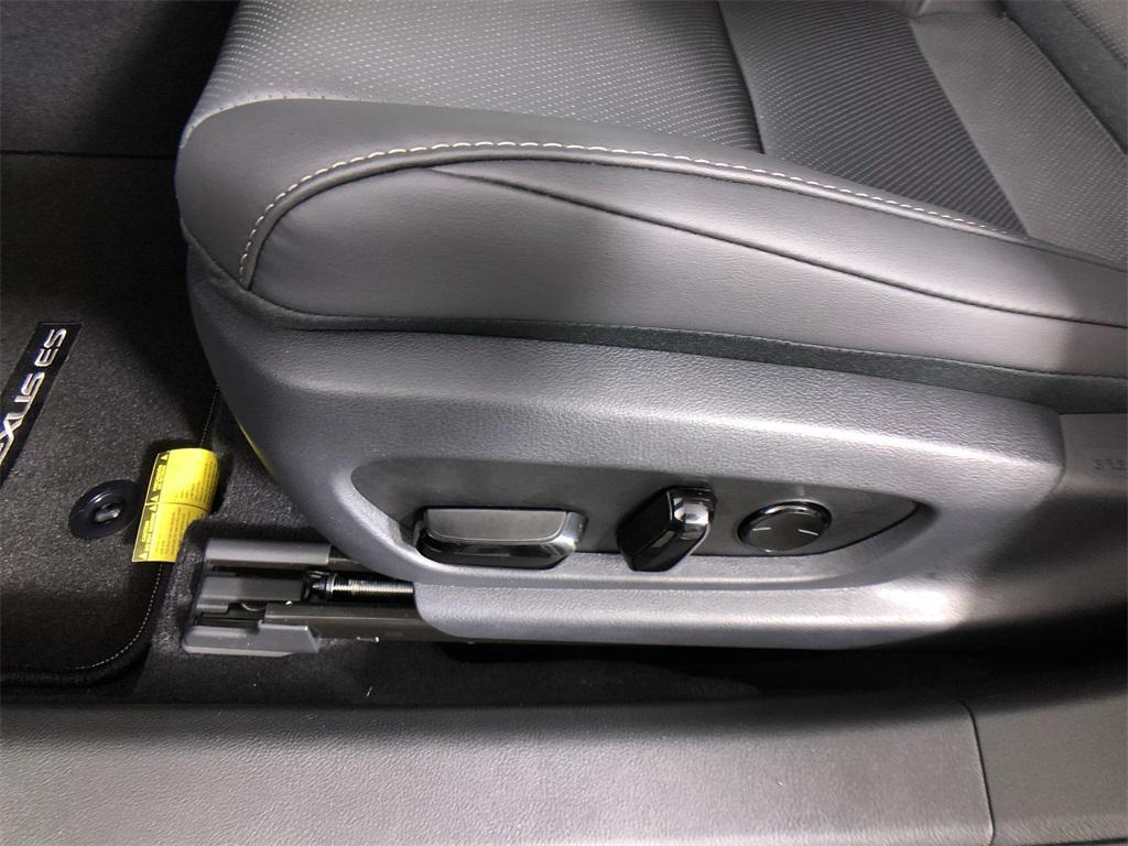 new 2025 Lexus ES 350 car, priced at $50,124