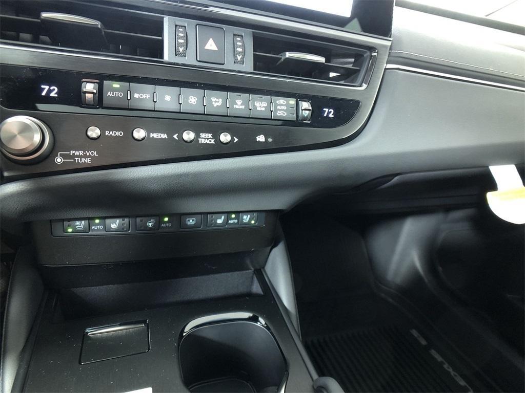 new 2025 Lexus ES 350 car, priced at $58,804