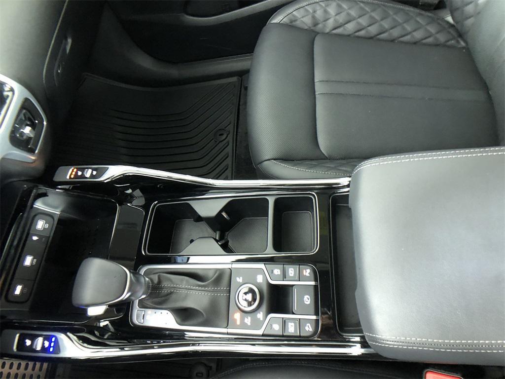 used 2023 Kia Sorento car, priced at $35,864