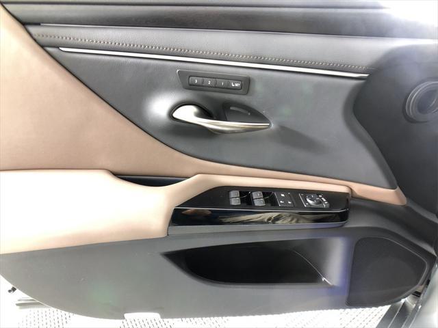 used 2024 Lexus ES 300h car, priced at $46,857