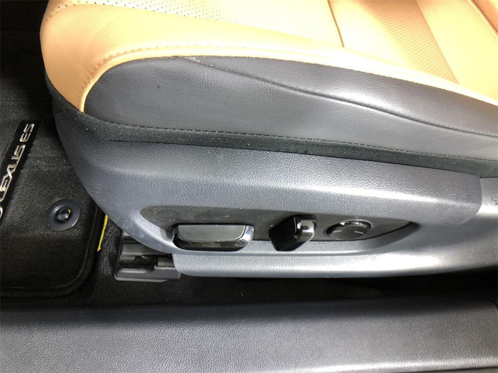 used 2024 Lexus ES 250 car, priced at $39,611