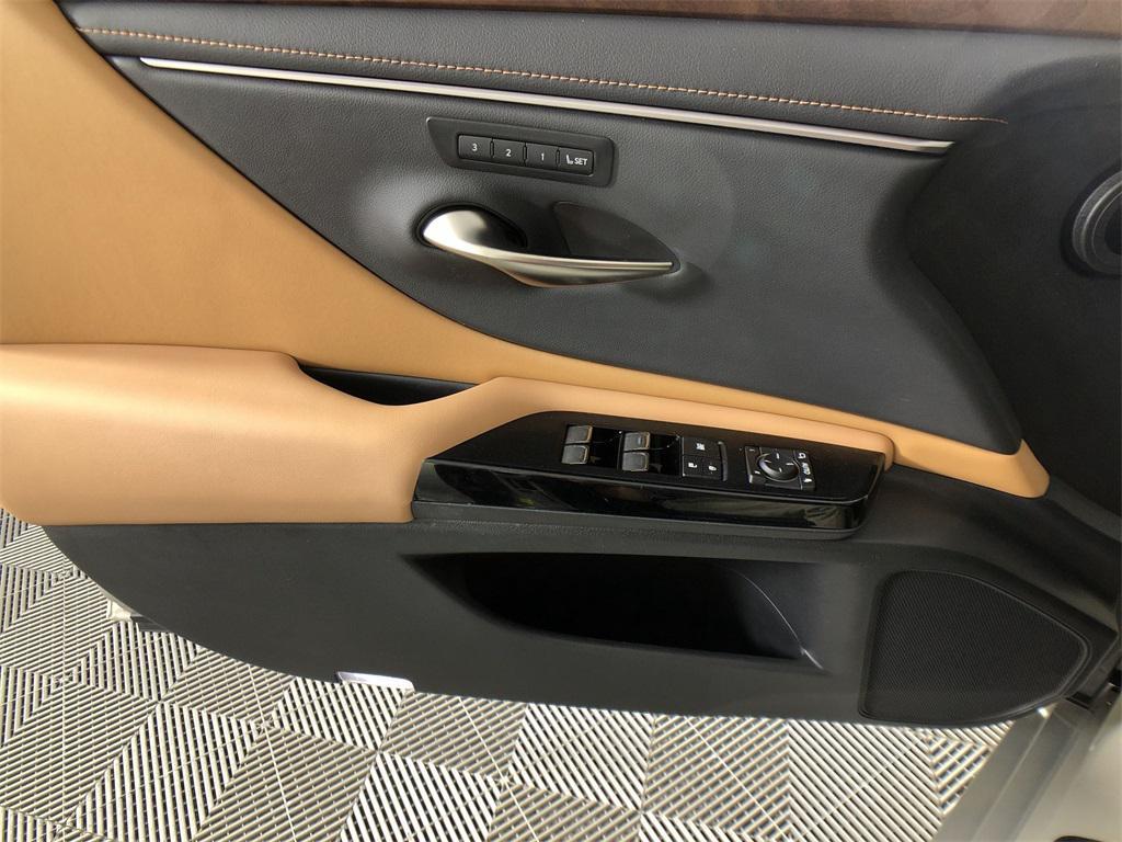 used 2024 Lexus ES 250 car, priced at $39,611