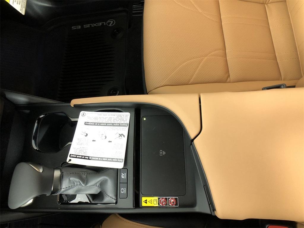 new 2025 Lexus ES 300h car, priced at $54,364