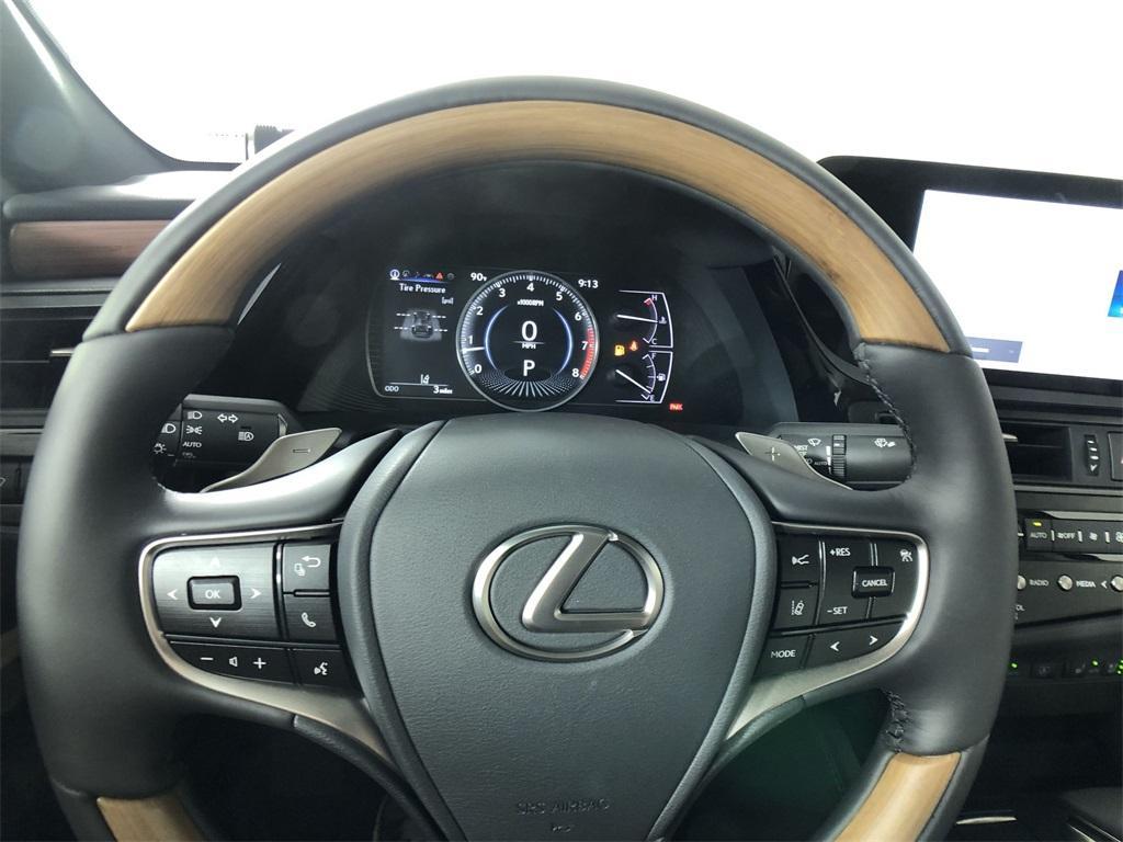 new 2025 Lexus ES 350 car, priced at $56,379