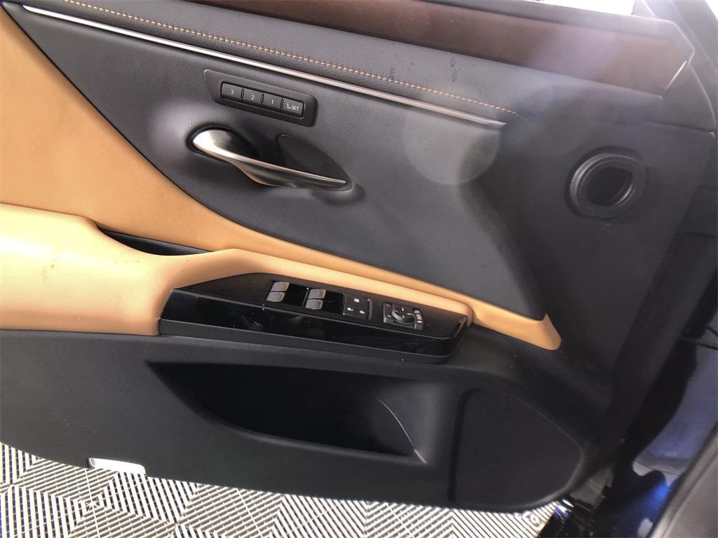 new 2025 Lexus ES 350 car, priced at $48,584