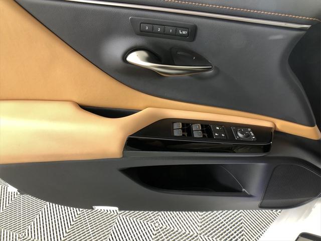 used 2024 Lexus ES 300h car, priced at $42,684