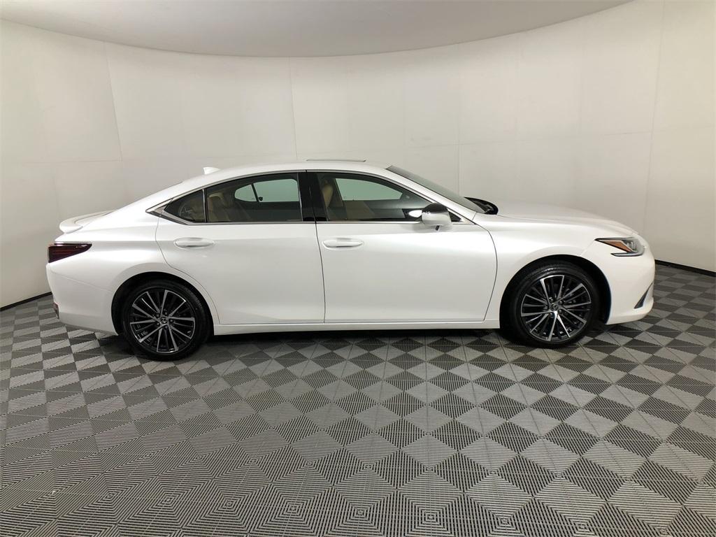 used 2024 Lexus ES 300h car, priced at $43,374