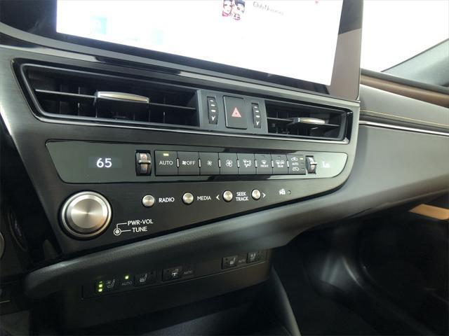 new 2025 Lexus ES 300h car, priced at $51,644