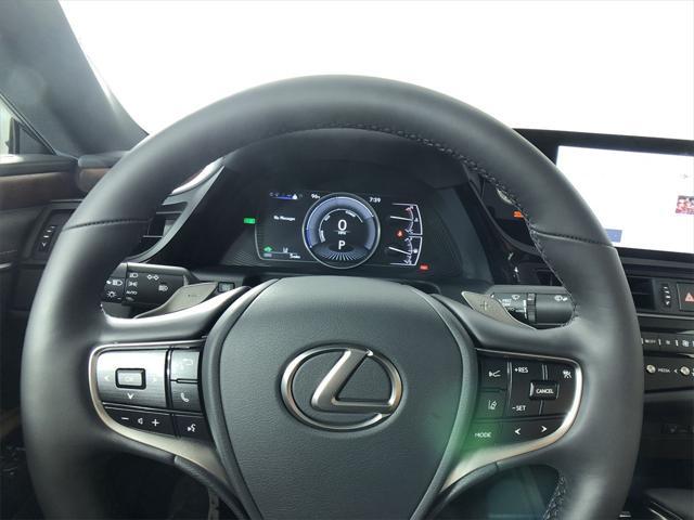new 2025 Lexus ES 300h car, priced at $51,644