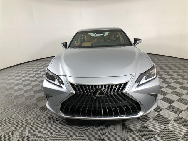 new 2025 Lexus ES 300h car, priced at $51,644