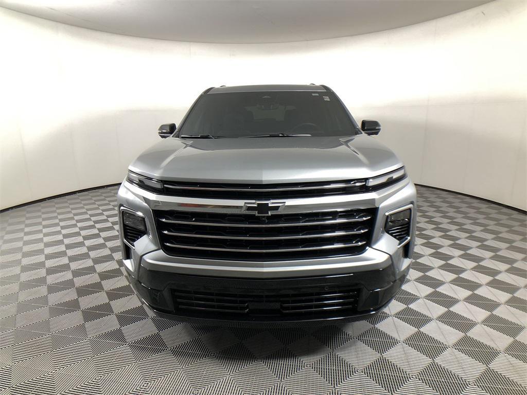 used 2025 Chevrolet Traverse car, priced at $53,654