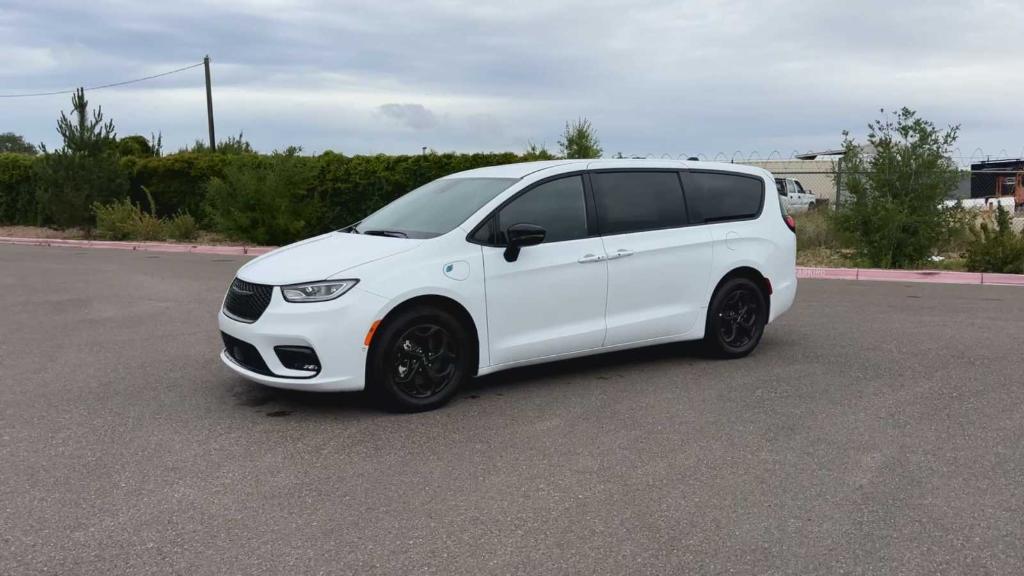 new 2024 Chrysler Pacifica Hybrid car, priced at $54,950