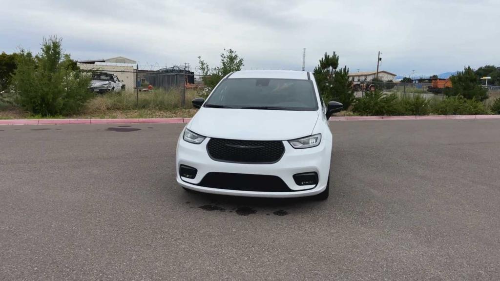 new 2024 Chrysler Pacifica Hybrid car, priced at $54,950