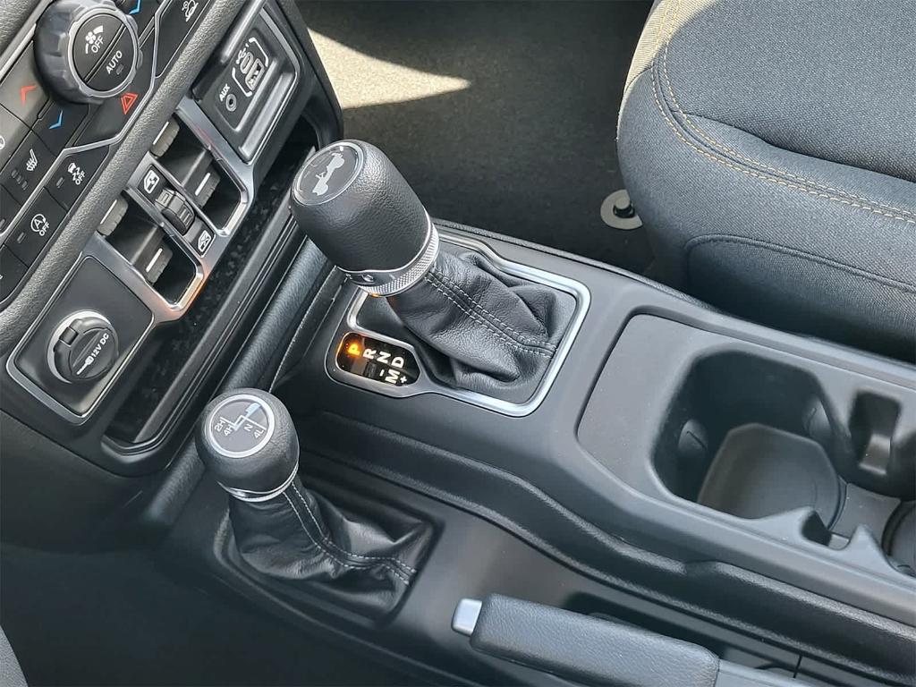 new 2025 Jeep Wrangler car, priced at $41,384