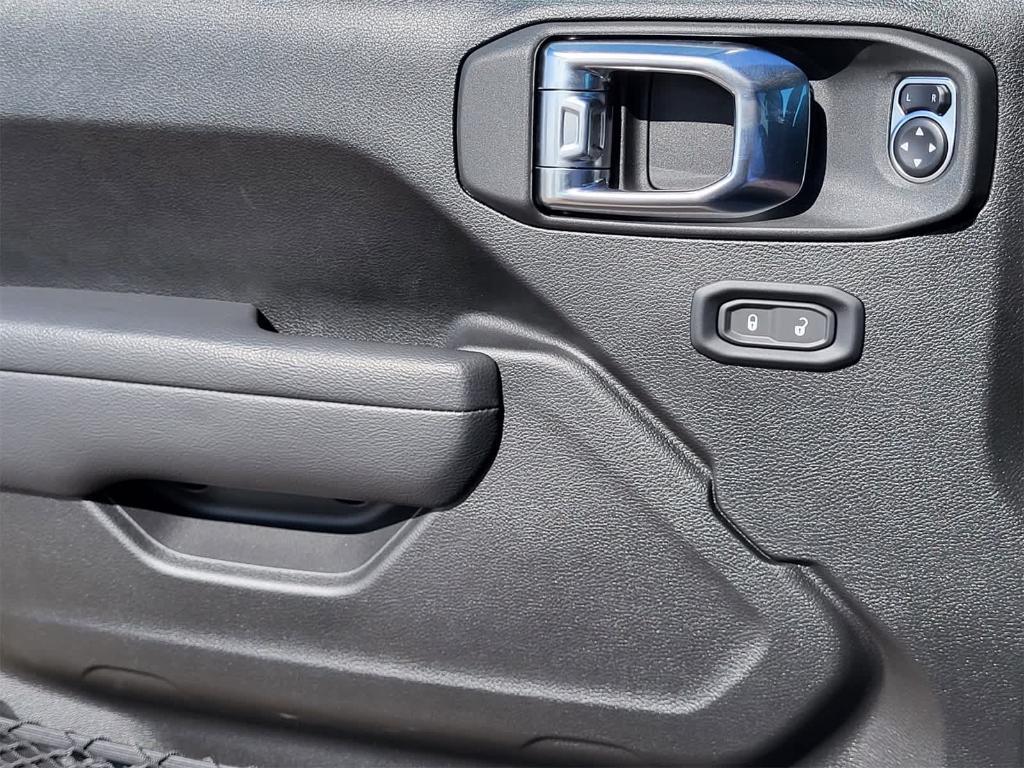 new 2025 Jeep Wrangler car, priced at $41,384