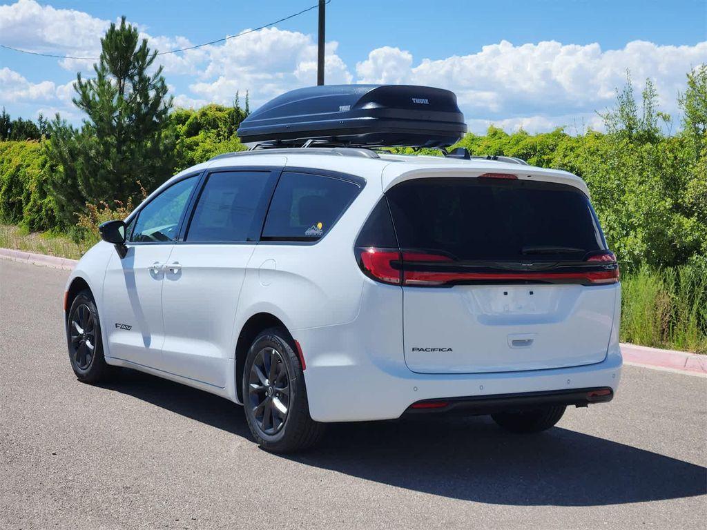 new 2025 Chrysler Pacifica car, priced at $39,731