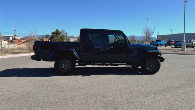 new 2025 Jeep Gladiator car, priced at $47,802