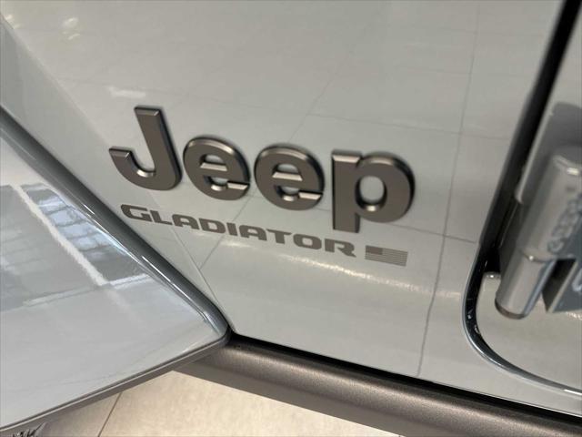 new 2025 Jeep Gladiator car, priced at $41,615