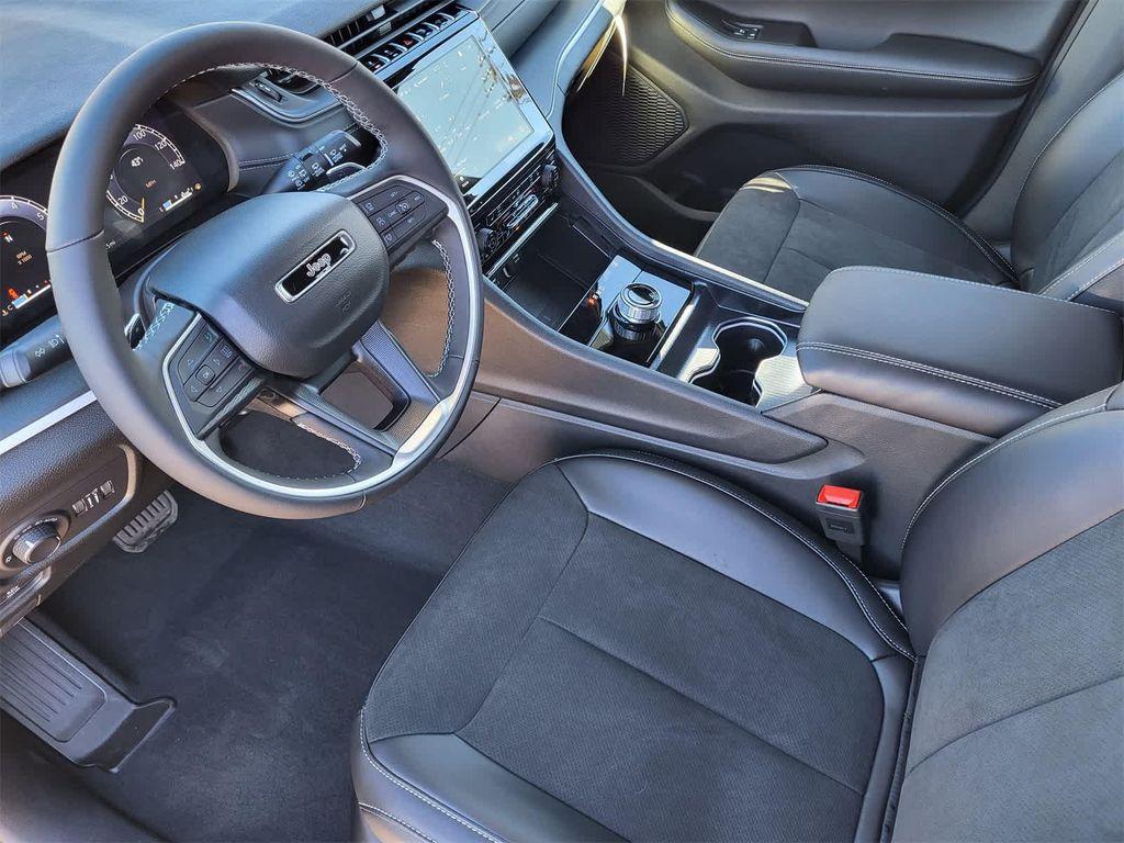 new 2025 Jeep Grand Cherokee L car, priced at $43,242