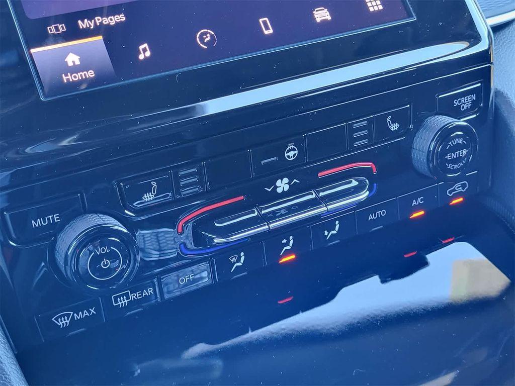 new 2025 Jeep Grand Cherokee car, priced at $37,500