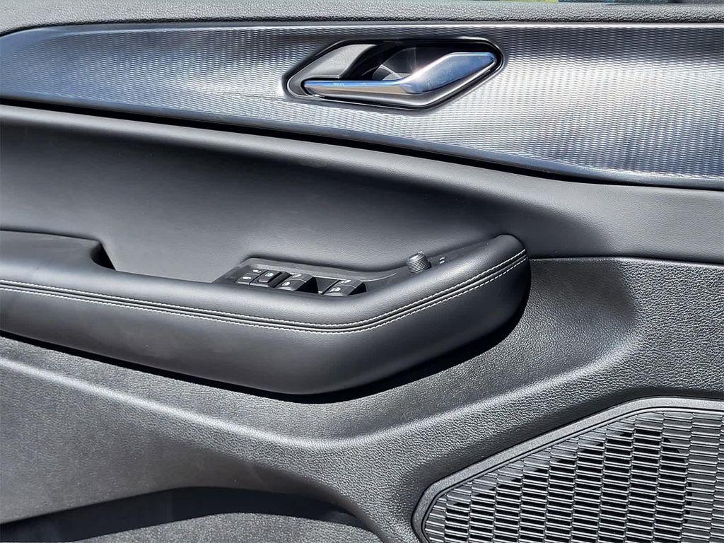 new 2025 Jeep Grand Cherokee car, priced at $37,500