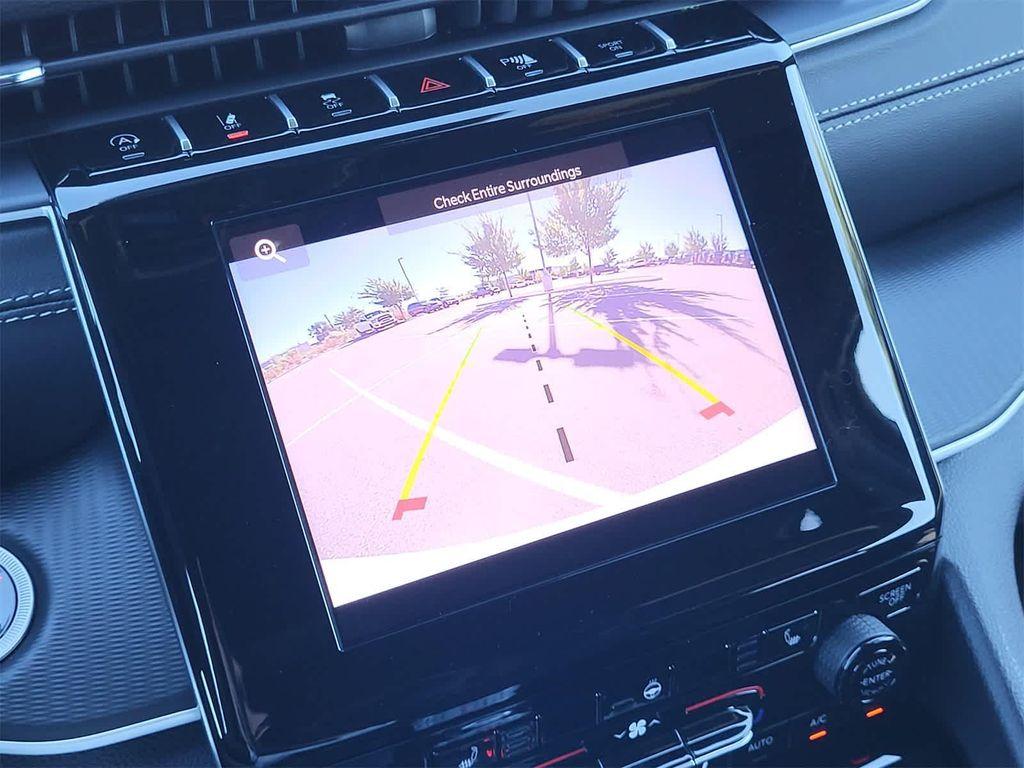 new 2025 Jeep Grand Cherokee car, priced at $37,500