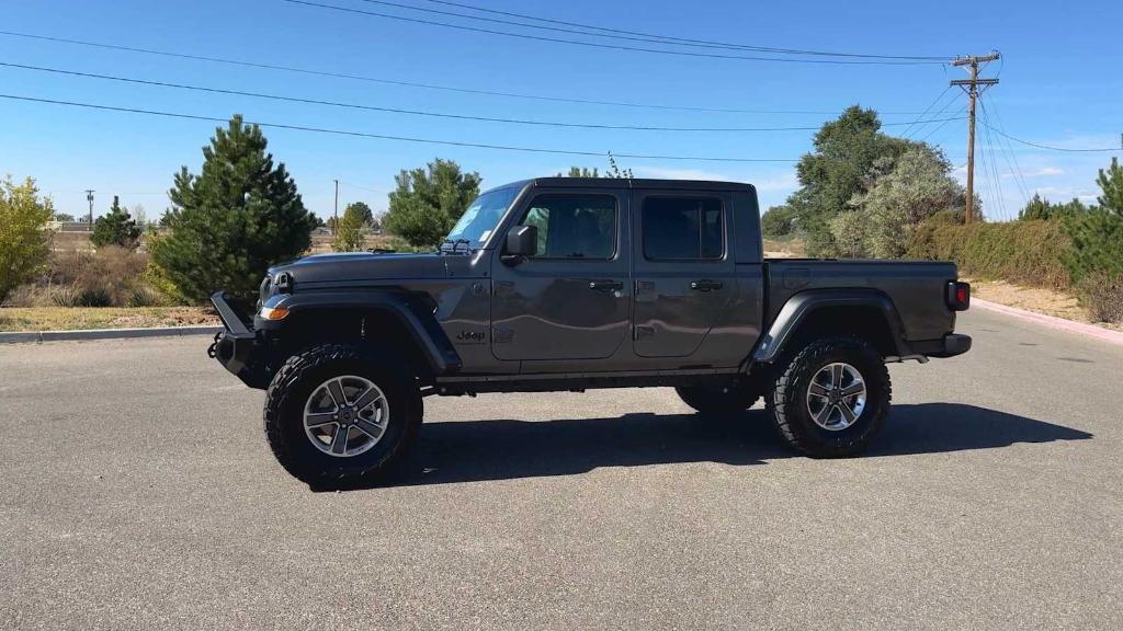 new 2024 Jeep Gladiator car, priced at $43,871