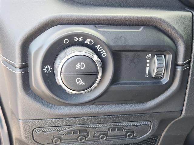 new 2025 Jeep Gladiator car, priced at $49,056