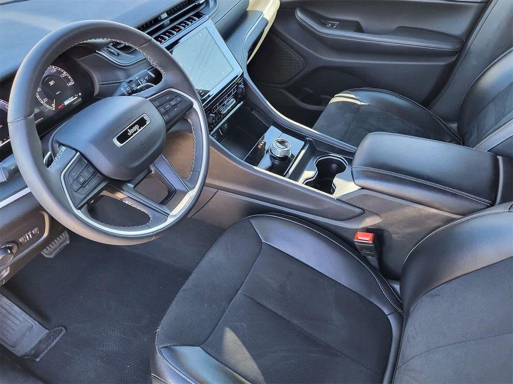 used 2024 Jeep Grand Cherokee car, priced at $30,976