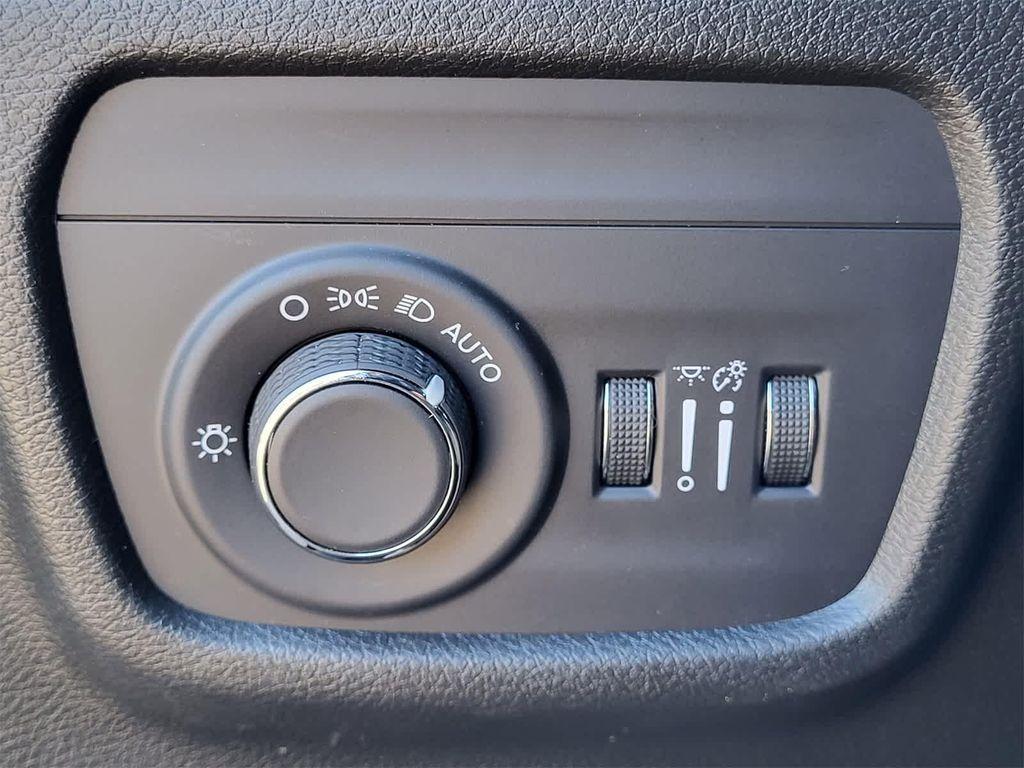 used 2024 Jeep Grand Cherokee car, priced at $30,976