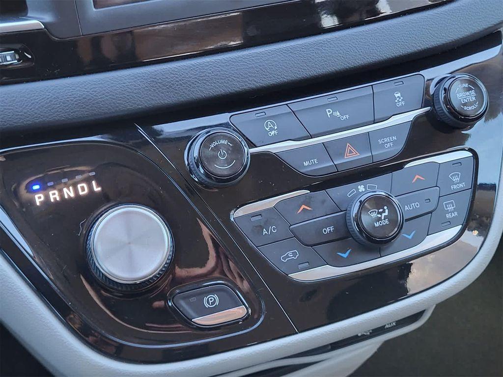 used 2018 Chrysler Pacifica car, priced at $13,984