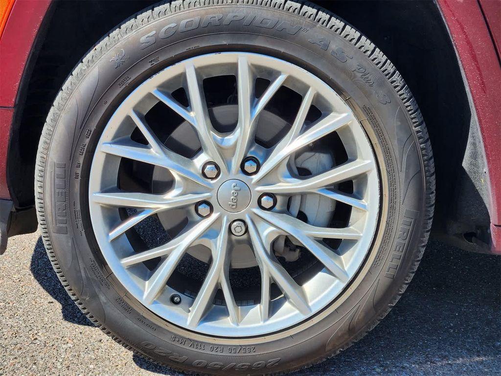 used 2022 Jeep Grand Cherokee car, priced at $34,860