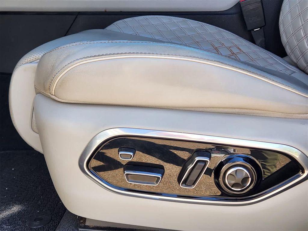 used 2022 Jeep Grand Cherokee car, priced at $34,860