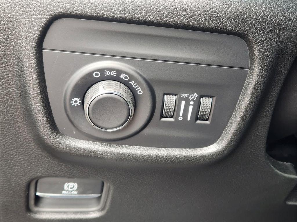 new 2025 Jeep Grand Cherokee car, priced at $36,503