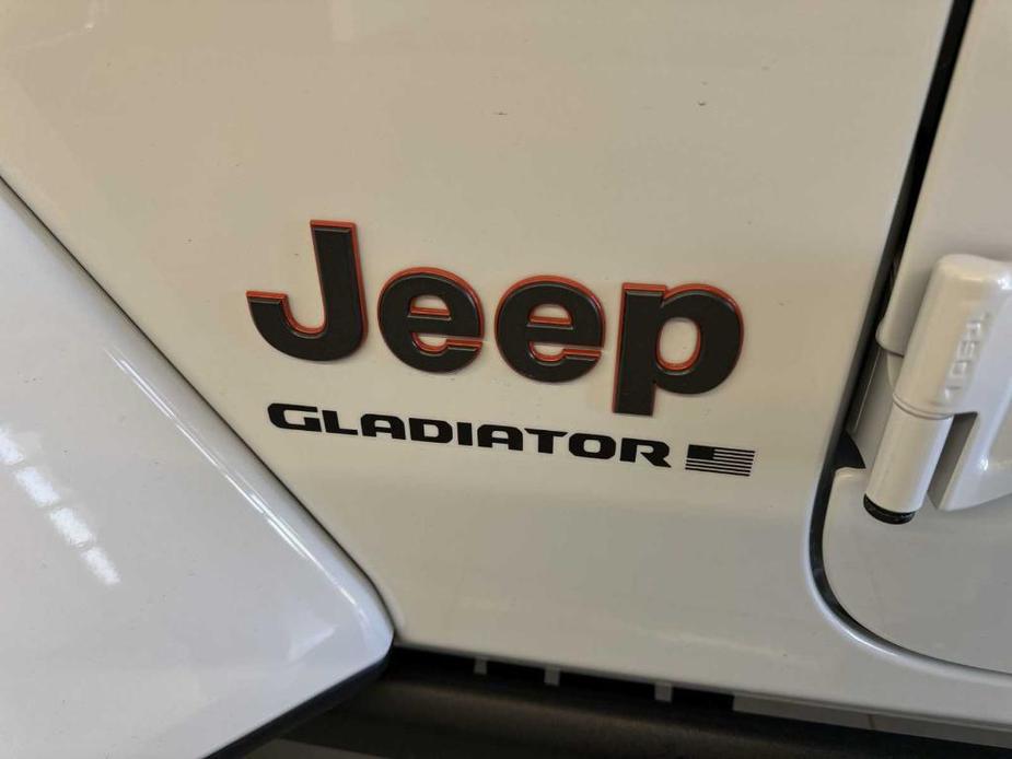 new 2024 Jeep Gladiator car, priced at $61,699