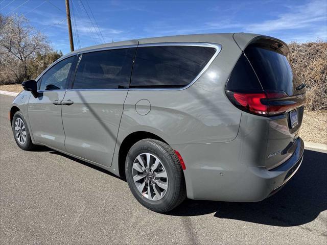 new 2025 Chrysler Pacifica Hybrid car, priced at $46,883